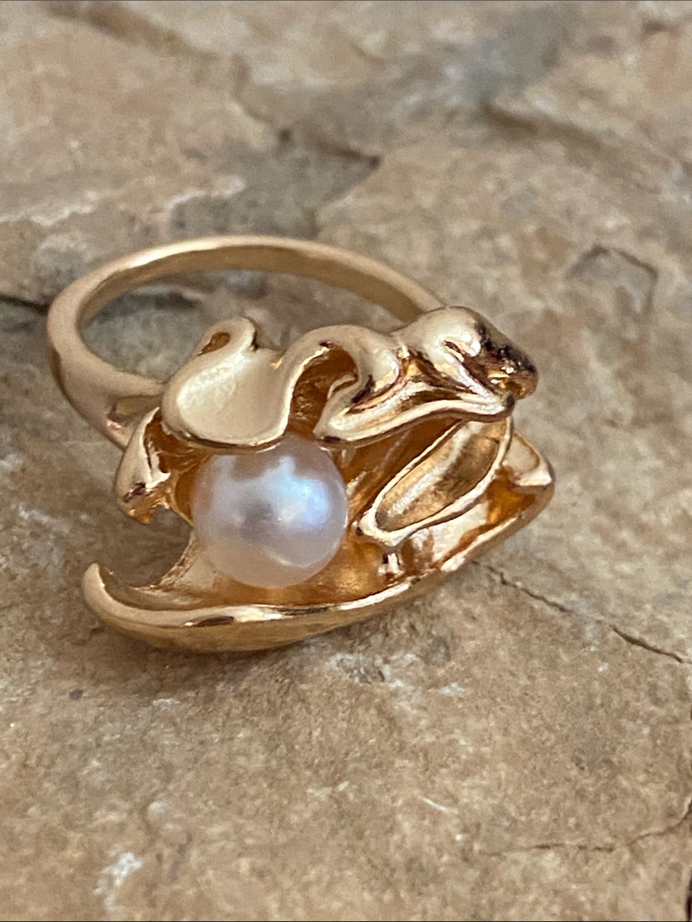NEW Modernist Clam Shell Faux Pearl Ring